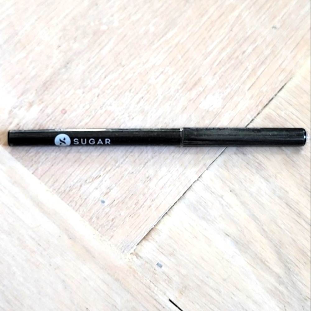 Sugar Cosmetics Kohl Of Honour Intense Kajal 01 Black Out Black - Picture 2 of 2